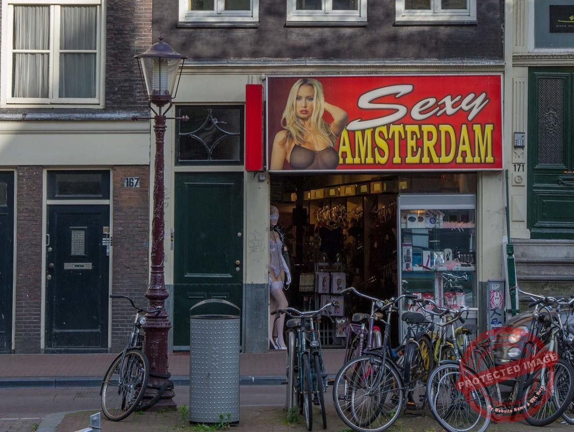 Amsterdam sexshop w dzielnicy czerwonych latarni