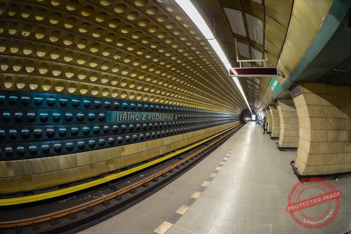 Kolorowa stacja metra Jiziho z Podebrad w czeskiej Pradze