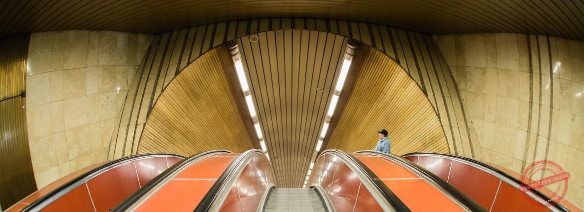 Schody ruchome w praskim metrze