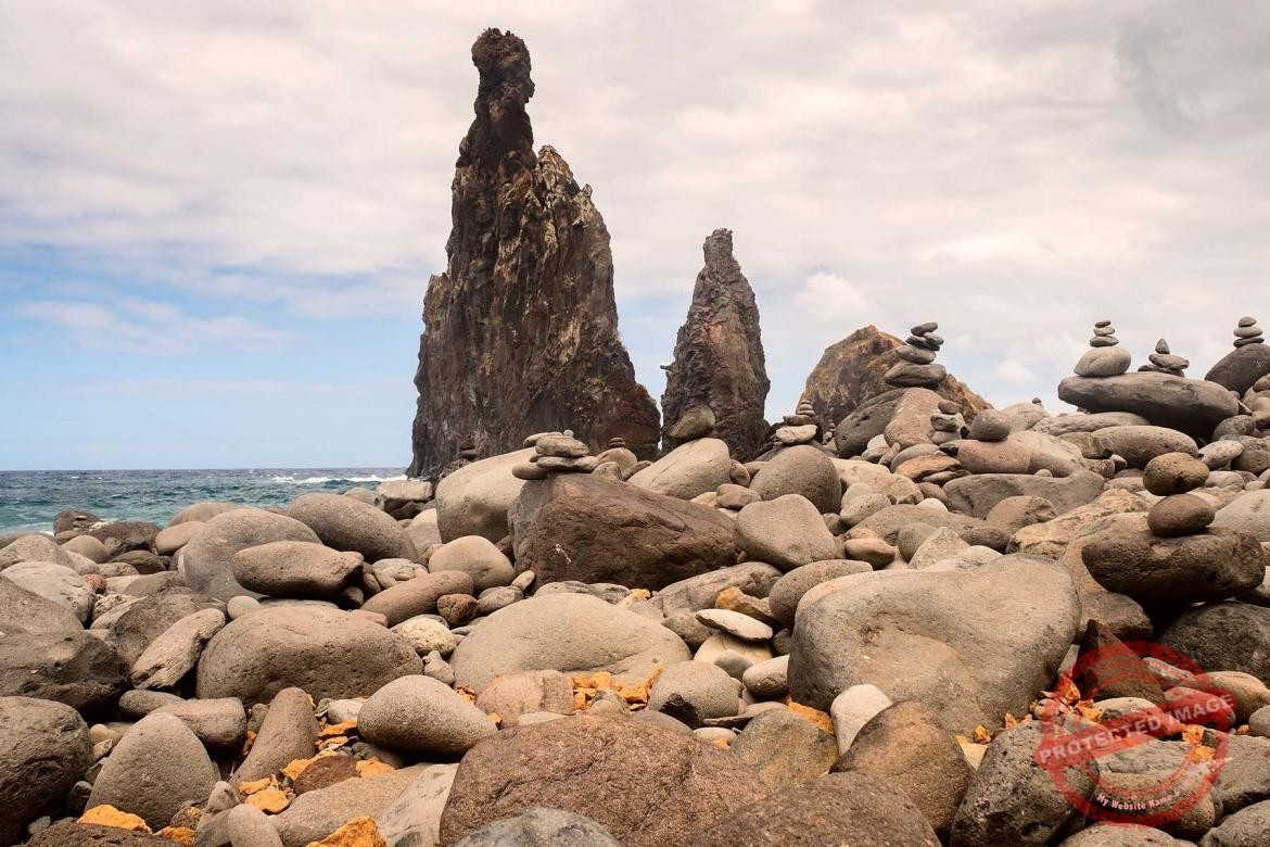 Kamienista plaża na Maderze